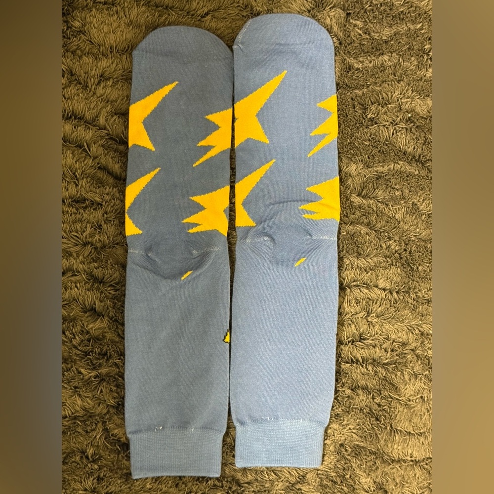 New! Pikachu Blue Socks - Picture 2 of 3